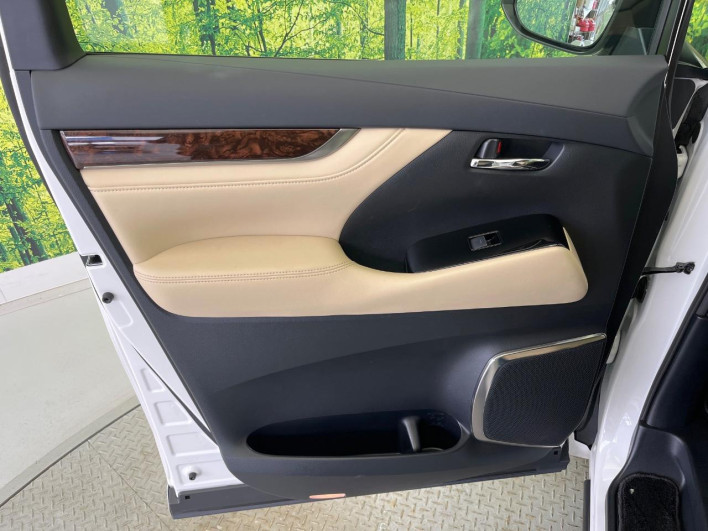 2021 Toyota Alphard Hybrid 6AA-AYH30W (UW-6a335fc1e231b)[28]