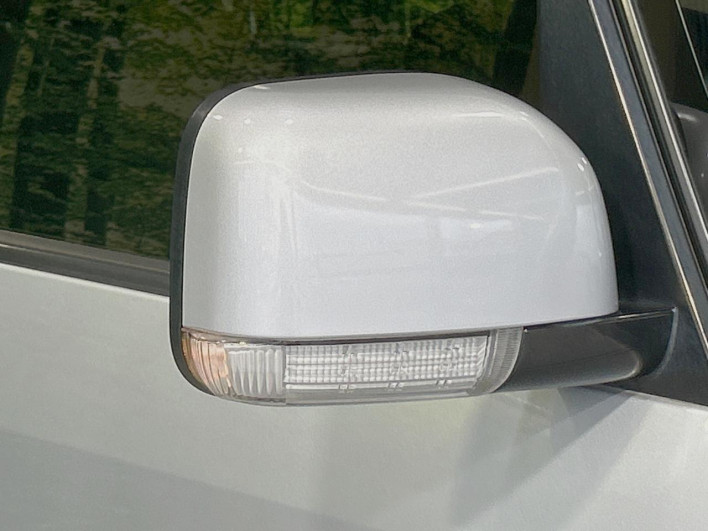 2013 Mitsubishi Delica D:5 DBA-CV5W (UW-6a335fe3d58db)[28]
