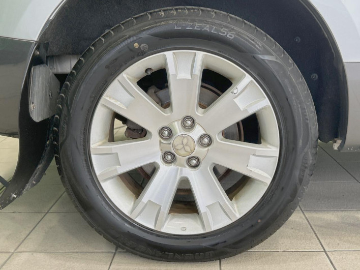 2013 Mitsubishi Delica D:5 DBA-CV5W (UW-6a335fe3d58db)[29]