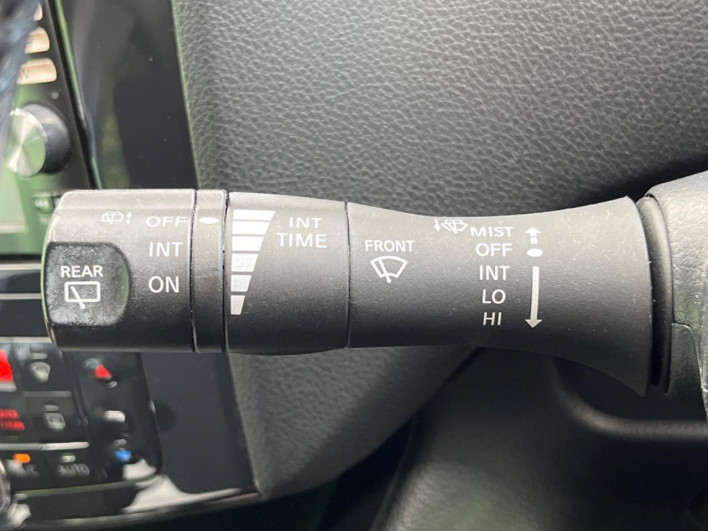 2011 Nissan Serena DBA-FC26 (UW-6a335ff2b4c4a)[14]