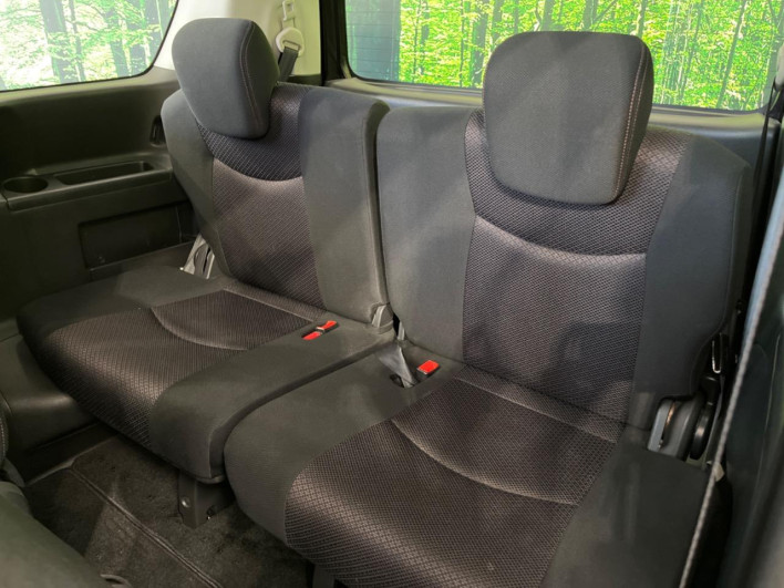2011 Nissan Serena DBA-FC26 (UW-6a335ff2b4c4a)[27]