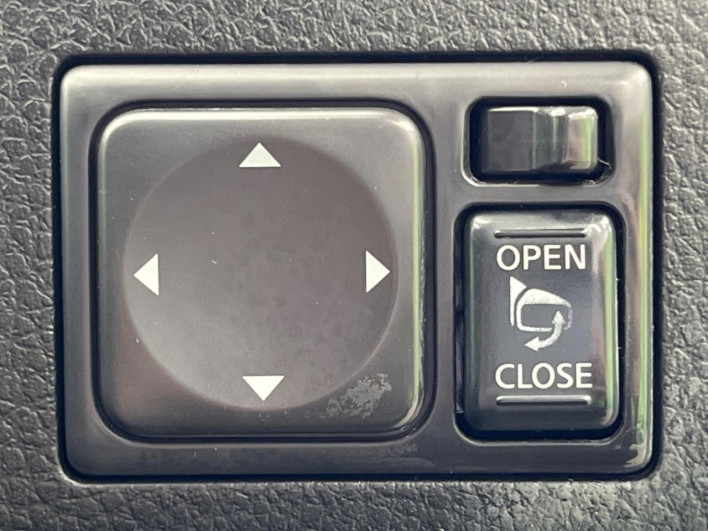 2011 Nissan Serena DBA-FC26 (UW-6a335ff2b4c4a)[6]