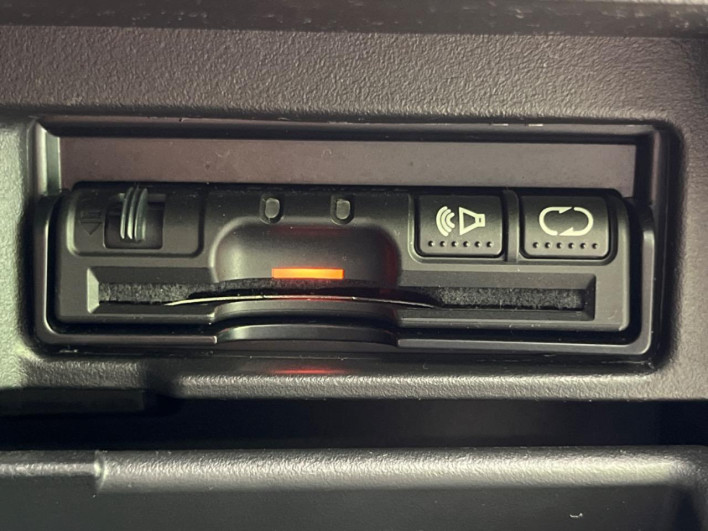2011 Nissan Serena DBA-FC26 (UW-6a335ff2b4c4a)[10]