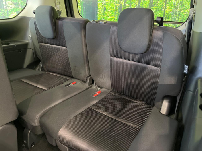2017 Nissan Serena DAA-GFC27 (UW-6a335ffed7681)[14]