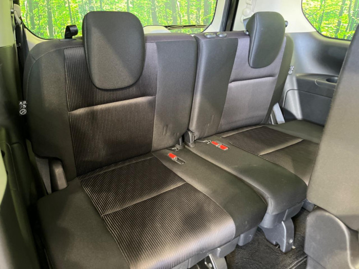 2017 Nissan Serena DAA-GFC27 (UW-6a335ffed7681)[19]