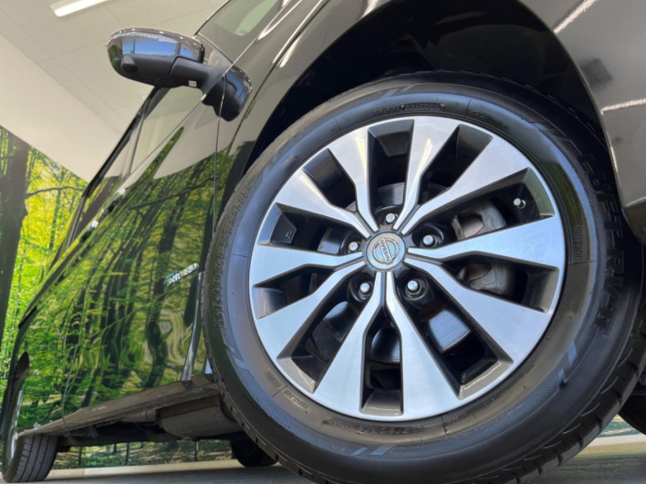 2017 Nissan Serena DAA-GFC27 (UW-6a335ffed7681)[26]