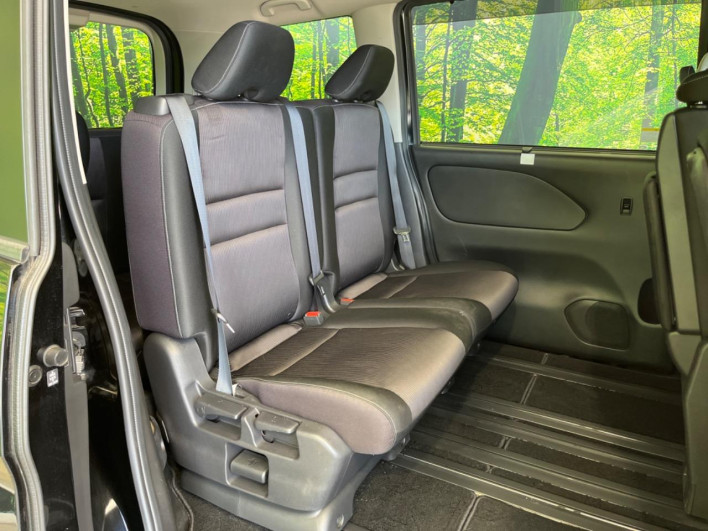 2017 Nissan Serena DAA-GFC27 (UW-6a335ffed7681)[21]