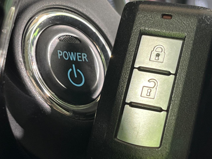 2015 Mitsubishi OUTLANDER PHEV DLA-GG2W (UW-6a3360050cb4e)[3]