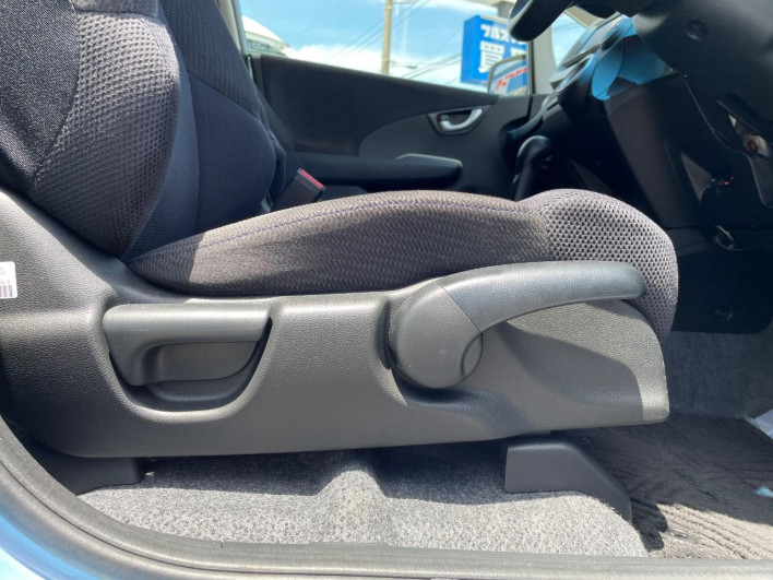 2012 Honda Fit Hybrid DAA-GP1 (UW-6a33600898490)[14]