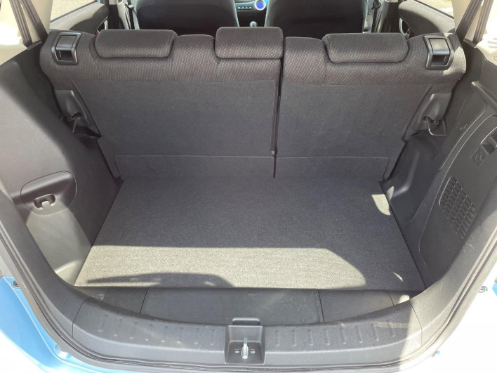 2012 Honda Fit Hybrid DAA-GP1 (UW-6a33600898490)[28]