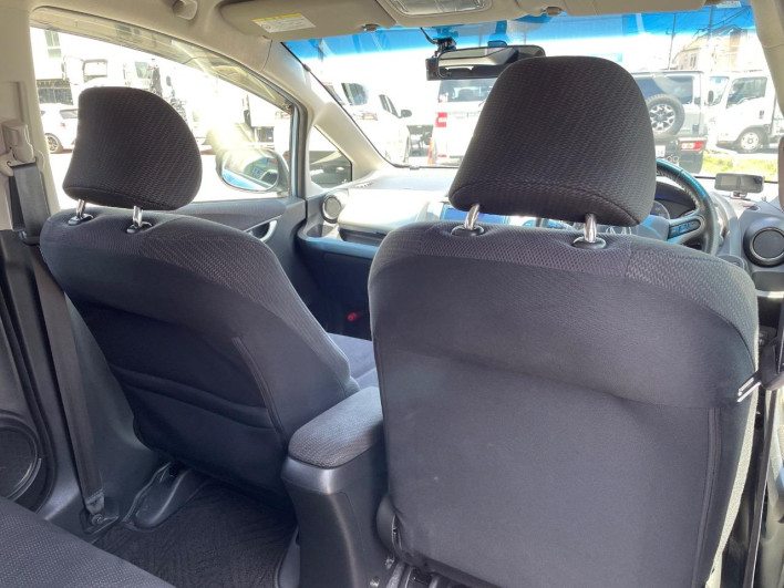 2012 Honda Fit Hybrid DAA-GP1 (UW-6a33600898490)[17]