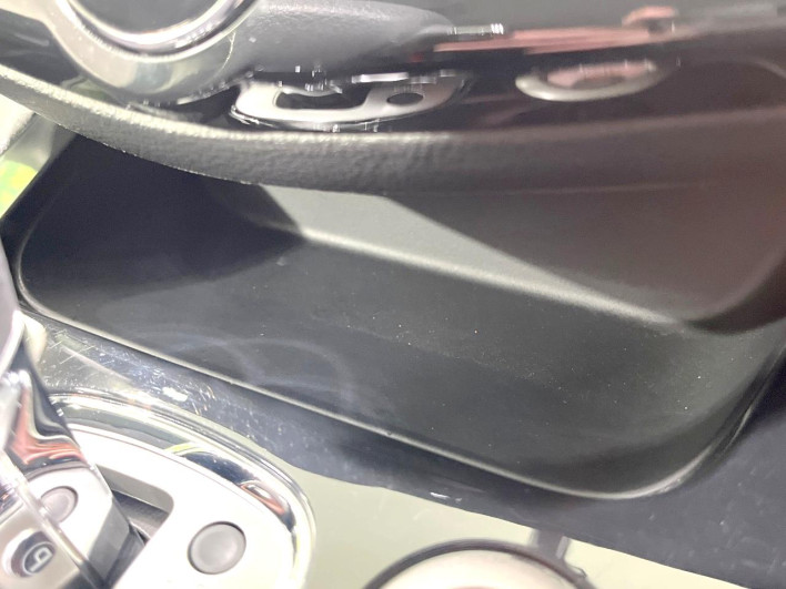 2013 Nissan Serena DAA-HFC26 (UW-6a33601cce621)[28]