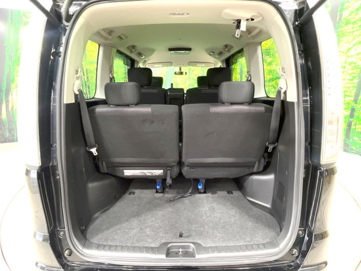 2013 Nissan Serena DAA-HFC26 (UW-6a33601cce621)[8]