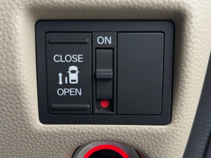 2018 Honda N-BOX DBA-JF3 (UW-6a336032c71b1)[18]