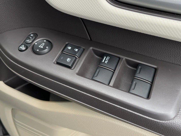 2018 Honda N-BOX DBA-JF3 (UW-6a336032c71b1)[24]