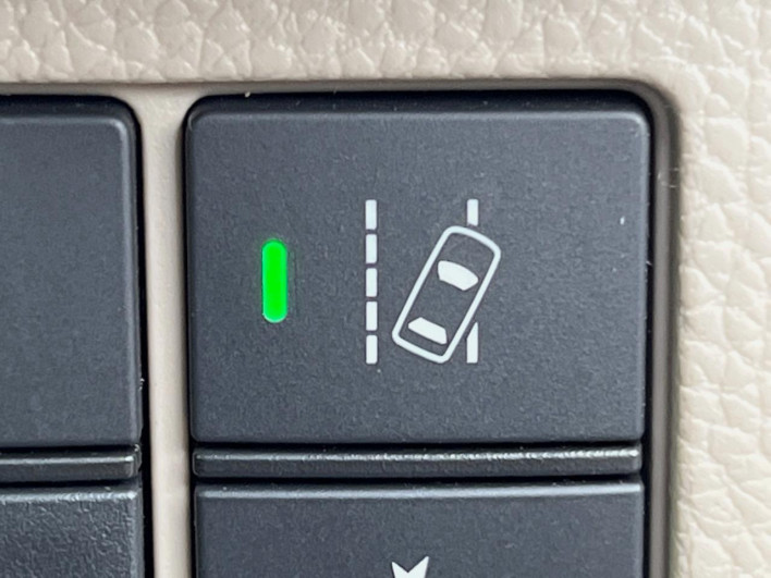 2018 Honda N-BOX DBA-JF3 (UW-6a336032c71b1)[21]