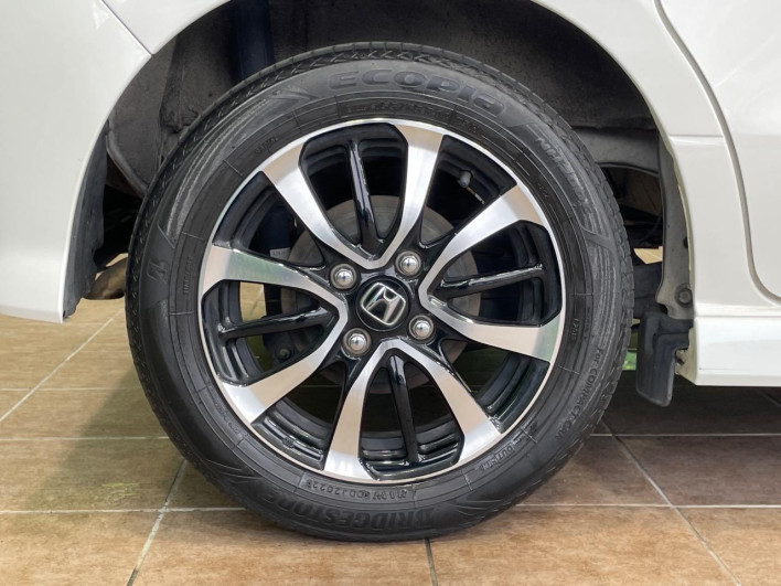 2018 Honda N-BOX CUSTOM DBA-JF3 (UW-6a336032e3c24)[25]