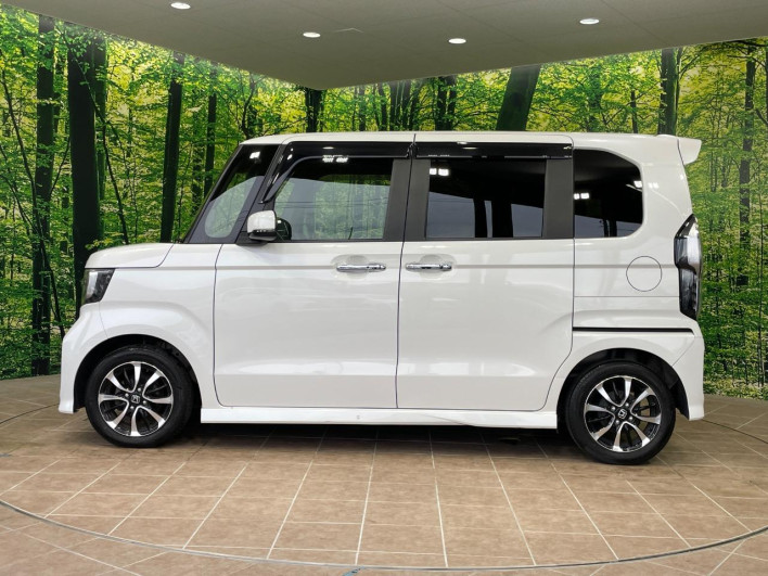 2018 Honda N-BOX CUSTOM DBA-JF3 (UW-6a336032e3c24)[17]