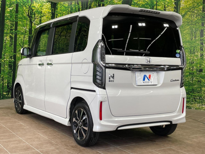 2018 Honda N-BOX CUSTOM DBA-JF3 (UW-6a336032e3c24)[18]