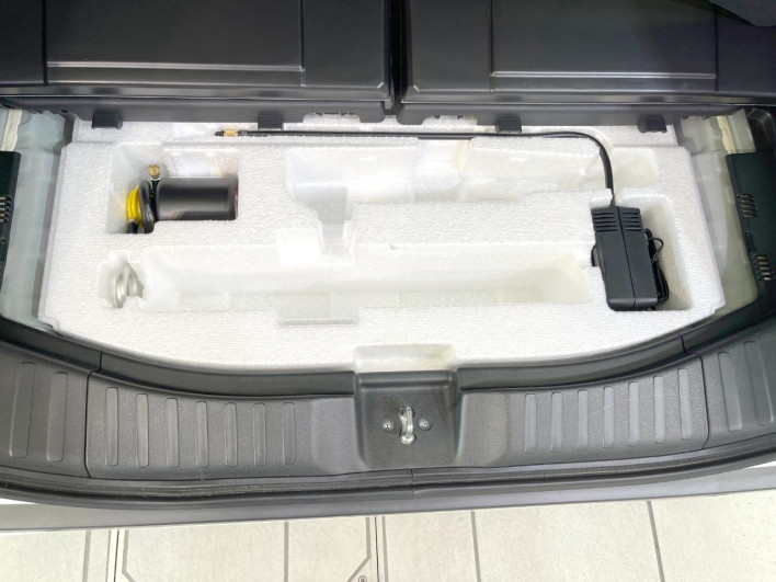 2023 Honda N-BOX CUSTOM 6BA-JF5 (UW-6a336044b3276)[27]