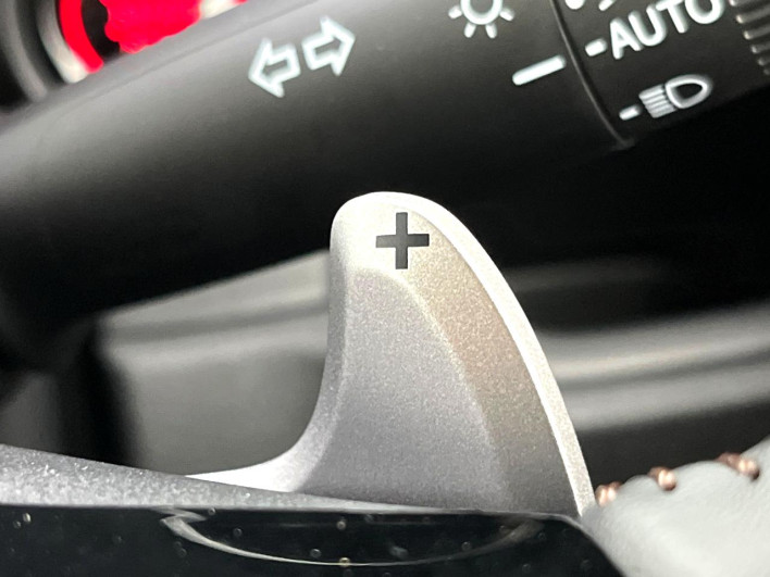 2026 Honda N-BOX CUSTOM 6BA-JF5 (UW-6a336045cf205)[14]