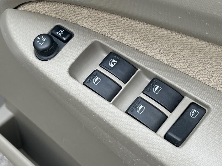 2013 Daihatsu Move DBA-LA100S (UW-6a336063a9962)[17]