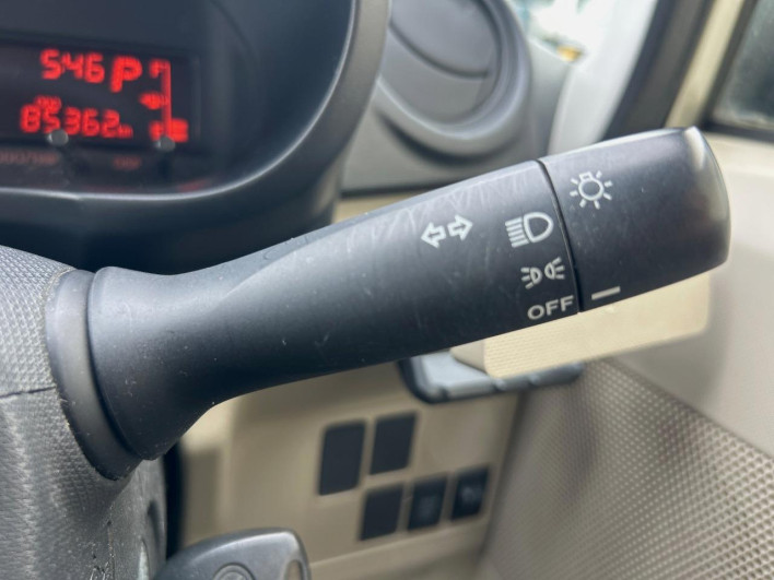 2013 Daihatsu Move DBA-LA100S (UW-6a336063a9962)[24]