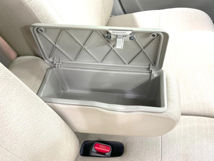 2013 Daihatsu Move DBA-LA100S (UW-6a336063cd6e5)[25]