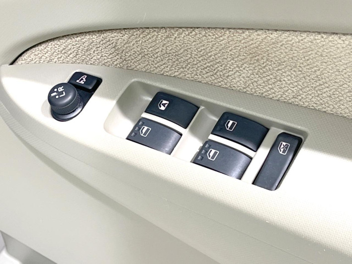 2013 Daihatsu Move DBA-LA100S (UW-6a336063cd6e5)[19]