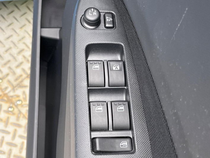 2013 Daihatsu Move DBA-LA100S (UW-6a336063e1e56)[21]