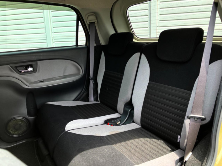 2018 Daihatsu Cast DBA-LA250S (UW-6a33606a21384)[16]