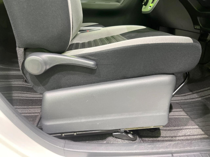 2017 Daihatsu Cast DBA-LA260S (UW-6a33606b655c5)[9]