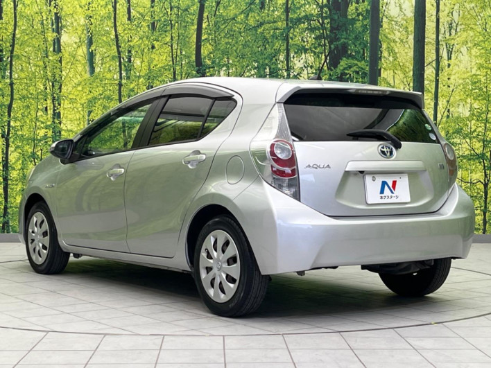 2013 Toyota Aqua DAA-NHP10 (UW-6a3360db59b93)[25]