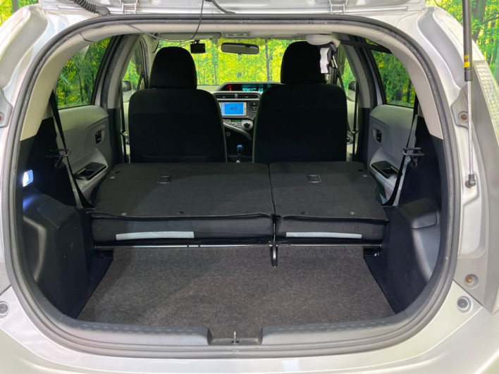 2013 Toyota Aqua DAA-NHP10 (UW-6a3360db59b93)[5]