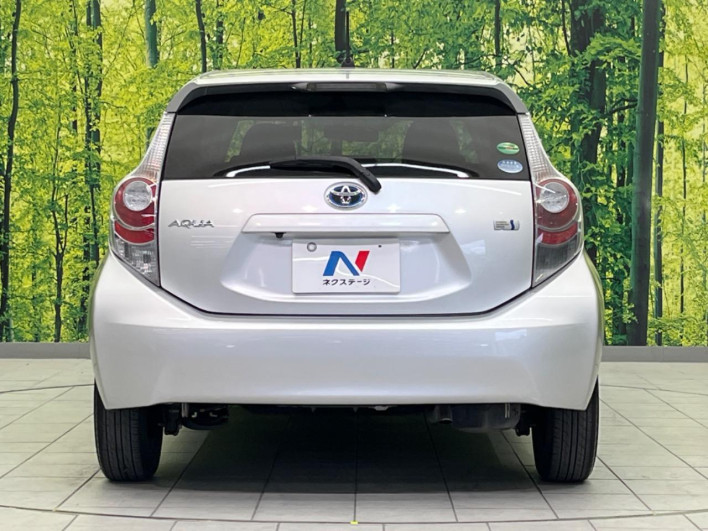 2013 Toyota Aqua DAA-NHP10 (UW-6a3360db59b93)[26]