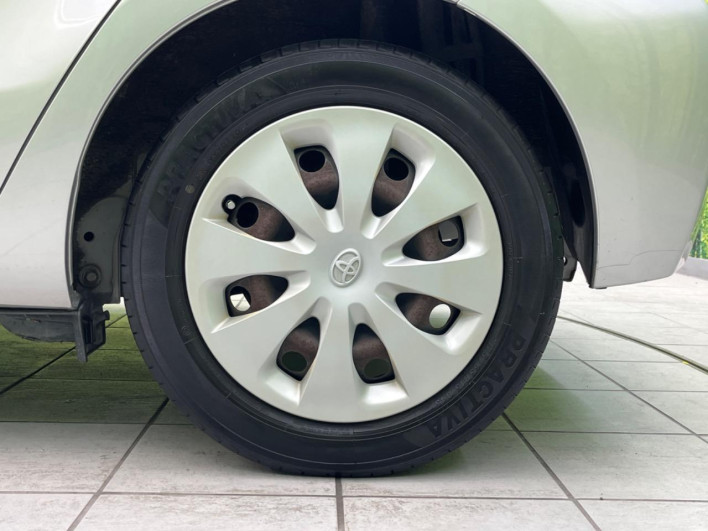 2013 Toyota Aqua DAA-NHP10 (UW-6a3360db59b93)[20]