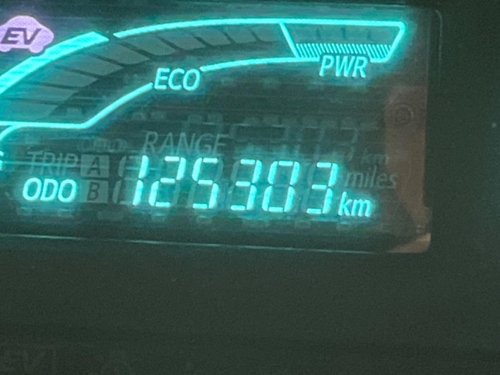 2013 Toyota Aqua DAA-NHP10 (UW-6a3360db59b93)[2]