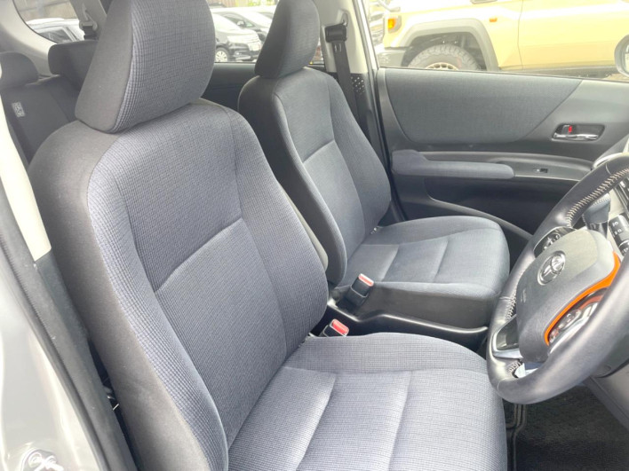 2015 Toyota Sienta DBA-NSP170G (UW-6a3360e1019cb)[25]