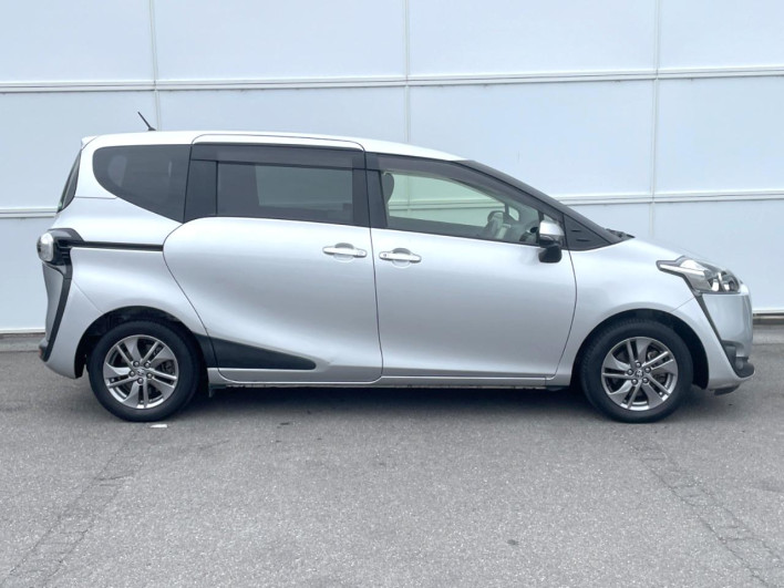 2015 Toyota Sienta DBA-NSP170G (UW-6a3360e1019cb)[13]