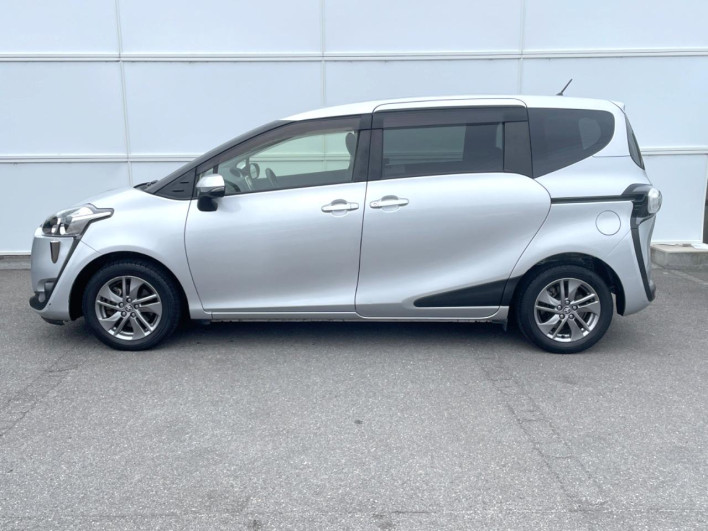 2015 Toyota Sienta DBA-NSP170G (UW-6a3360e1019cb)[11]