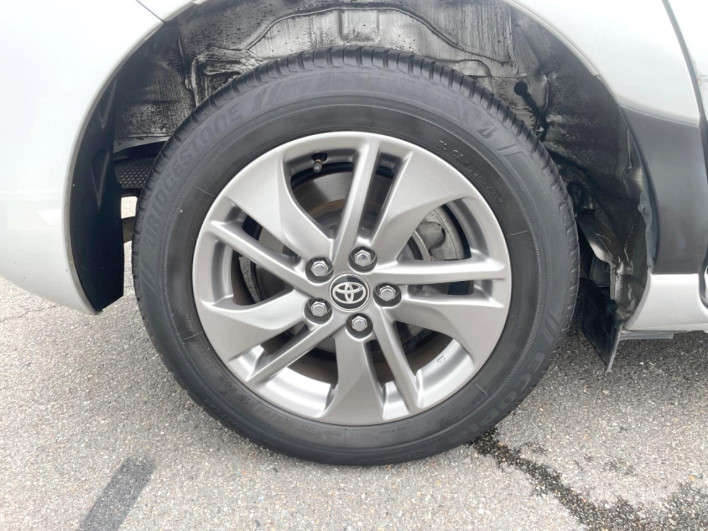 2015 Toyota Sienta DBA-NSP170G (UW-6a3360e1019cb)[9]