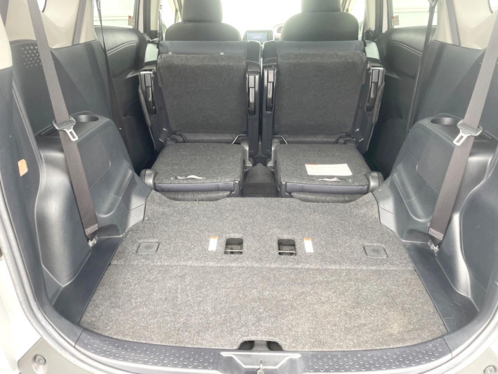 2015 Toyota Sienta DBA-NSP170G (UW-6a3360e1019cb)[20]