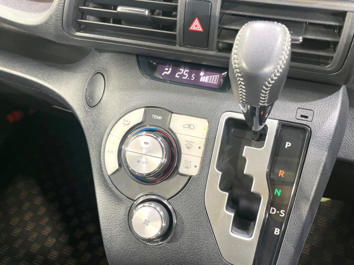 2019 Toyota Sienta DBA-NSP170G (UW-6a3360e2f0fd3)[28]