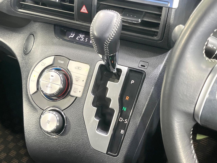 2019 Toyota Sienta DBA-NSP170G (UW-6a3360e2f0fd3)[29]