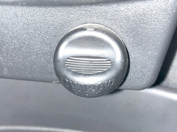 2010 Toyota Vitz DBA-SCP90 (UW-6a3360facbe18)[24]