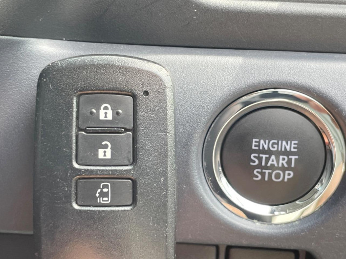 2015 Toyota Voxy DBA-ZRR80G (UW-6a33611dbb1ee)[25]
