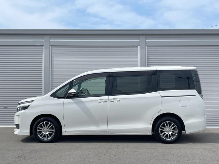 2015 Toyota Voxy DBA-ZRR80G (UW-6a33611dbb1ee)[28]