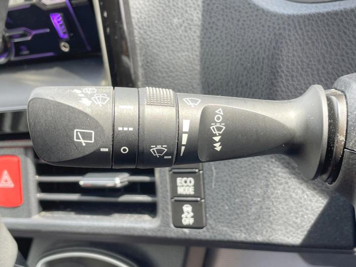 2015 Toyota Voxy DBA-ZRR80G (UW-6a33611dbb1ee)[18]