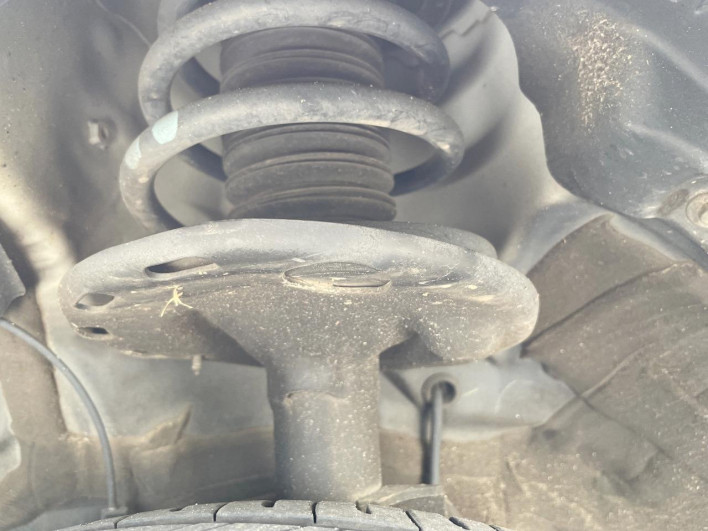 2015 Toyota Voxy DBA-ZRR80G (UW-6a33611dbb1ee)[9]