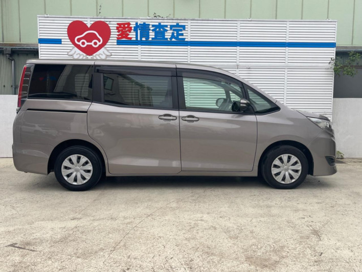 2017 Toyota Noah DBA-ZRR80G (UW-6a33612033449)[24]